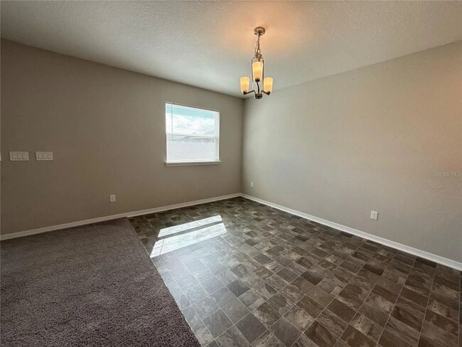 Building Photo - Summercrest 5 Bedroom, 3.5 bath
