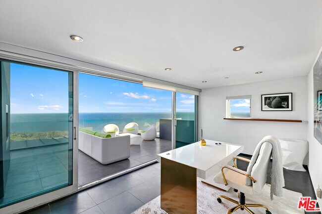 Building Photo - 21766 Azurelee Dr