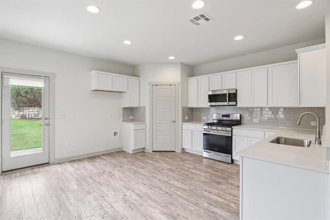 Building Photo - 8101 Linnie Ln