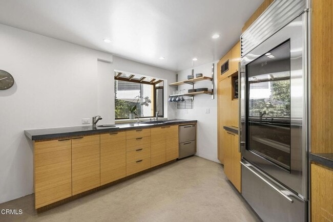 Building Photo - 3551 Dixie Canyon Pl