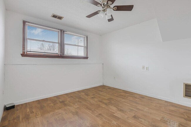 Building Photo - 2543 Stonington Ave