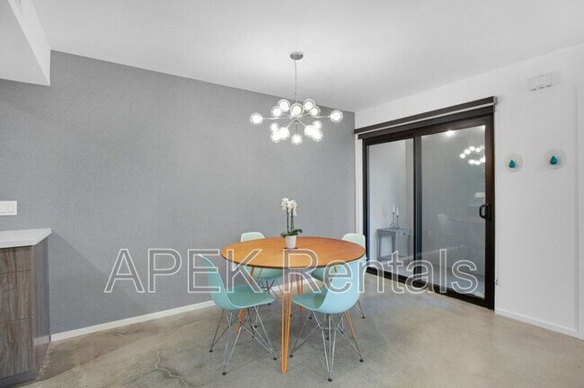 Building Photo - 353 N Hermosa Dr