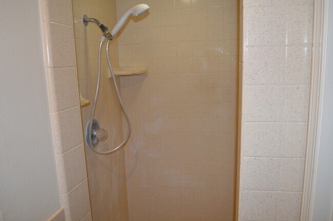 Building Photo - 15290 Sunset Dr