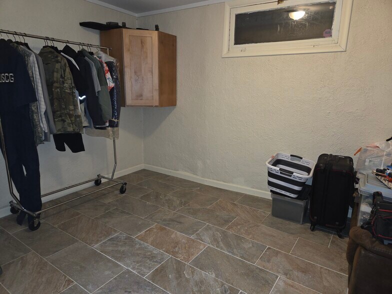 Main House basement room - 807 E Yampa St