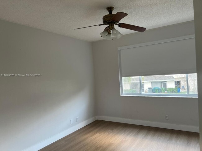 Building Photo - 16654 Hemingway Dr