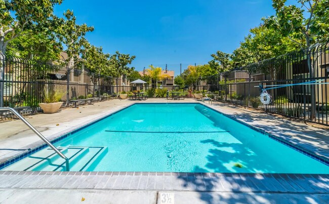 Building Photo - 2664 Senter Rd