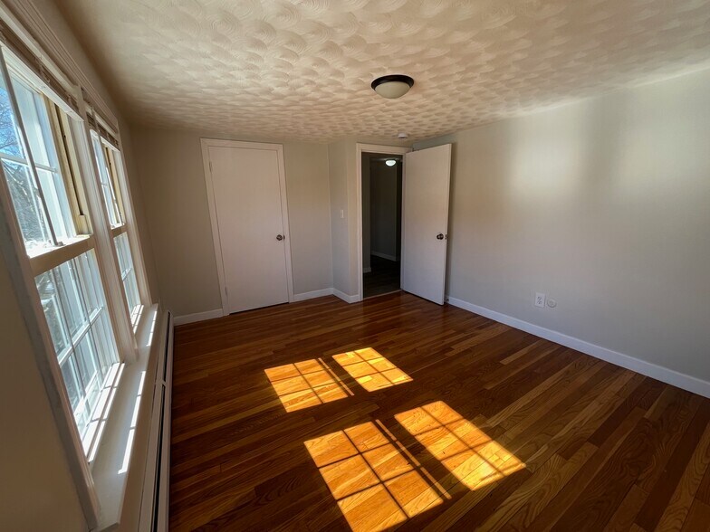 Building Photo - 48 Wesleyan St