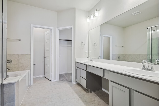 Building Photo - 5941 Revere Dr