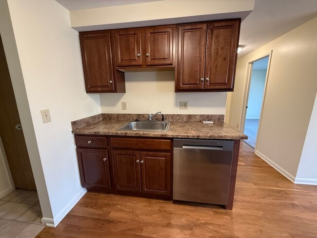 Building Photo - New Country Village