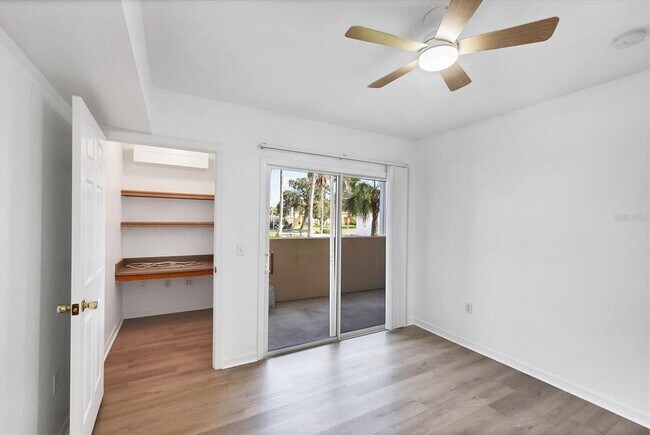 Building Photo - 1010 Villagio Cir