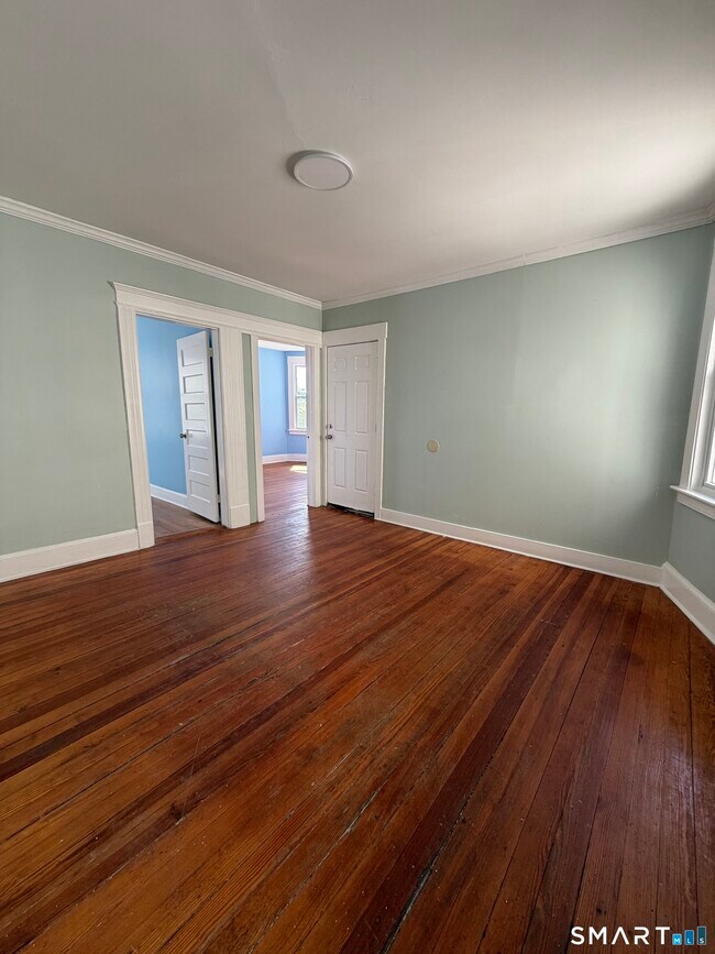 Building Photo - 61 Lounsbury St