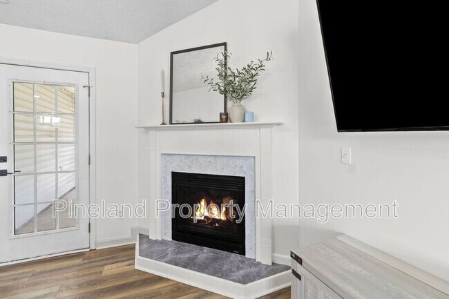 Building Photo - 133 Haywood Dr