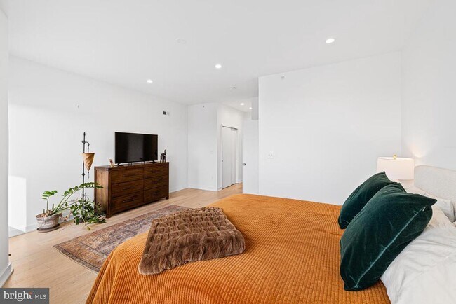 Building Photo - 237 Krams Ave