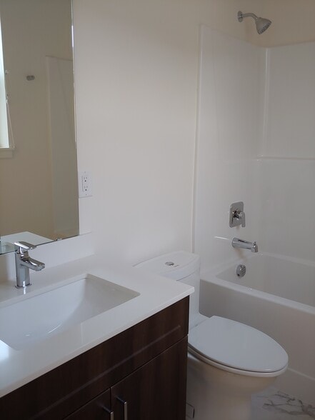 Building Photo - 9619 Thorsk St