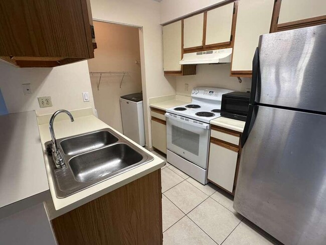 Building Photo - 1239 SW 46th Ave