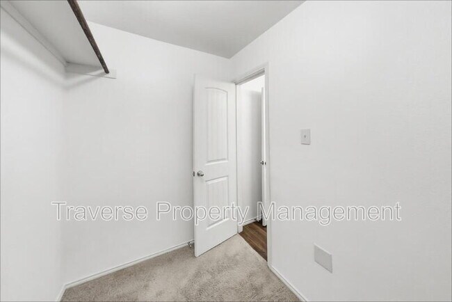 Building Photo - 14421 Artisan Dr