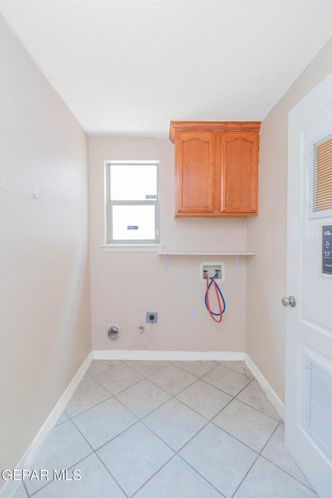 Building Photo - 3016 Tierra Cuervo Dr