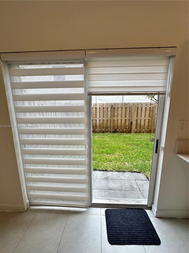 Building Photo - 2681 SE 11th St