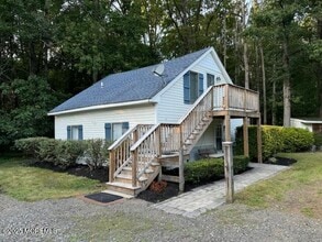 Building Photo - 9 Stoney Hill Rd