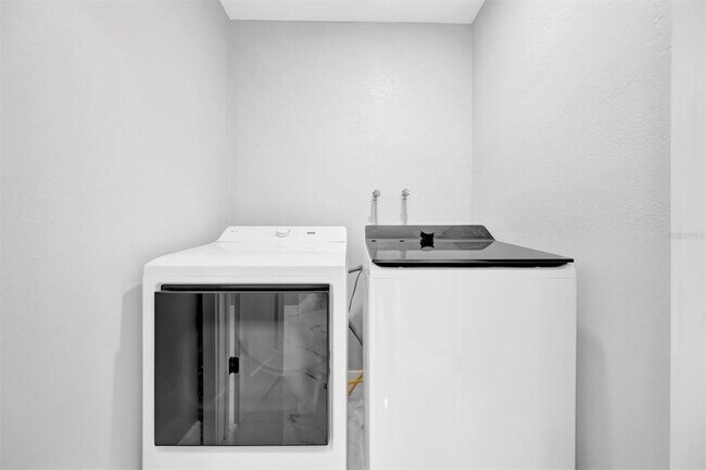 Building Photo - 5215 Denver St NE