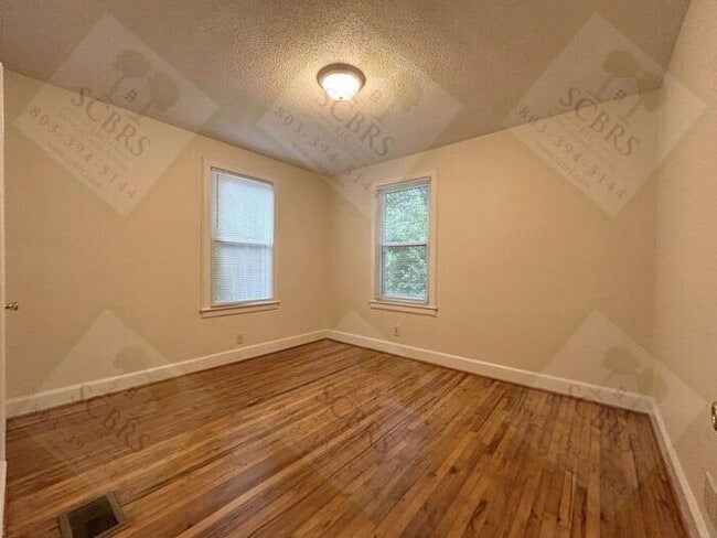 Building Photo - Charming 2-Bedroom Home in Rosewood Neighborhood