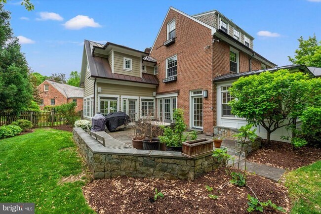 Building Photo - 3701 Blackthorn Ct