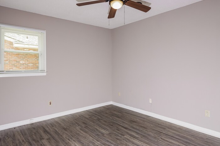 Building Photo - 353 Kroy Dr