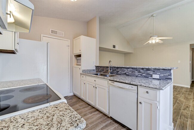 Building Photo - 17419 Ranch Country Rd