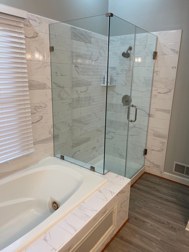 Primary Bathroom - 2100 Bobbyber Dr