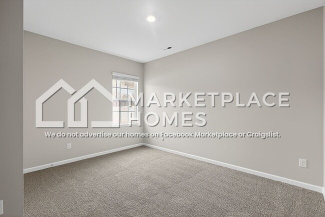 Building Photo - 923 Elliot Rd