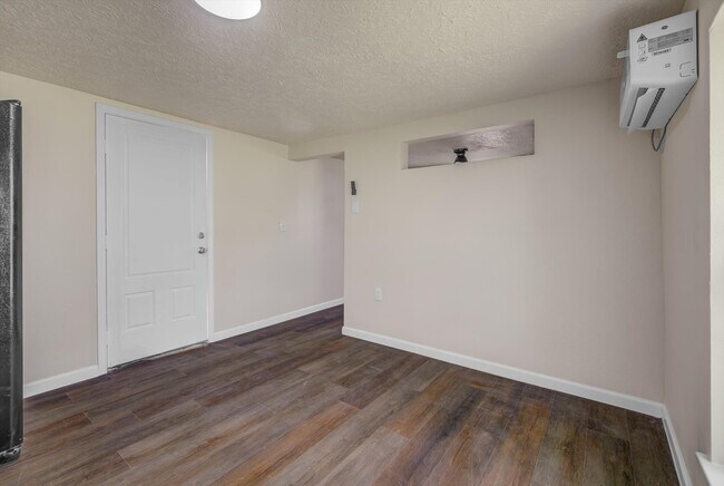 Building Photo - 1118 Cypress St