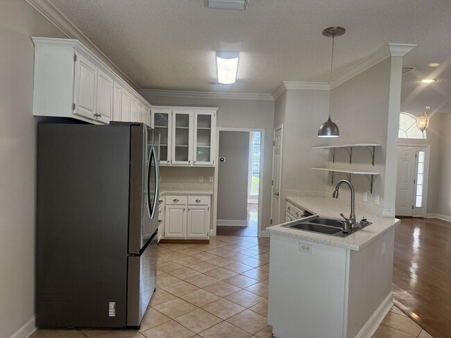 Building Photo - 141 Royal-