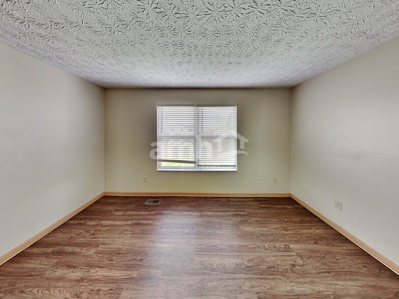 Building Photo - 2236 Dates St