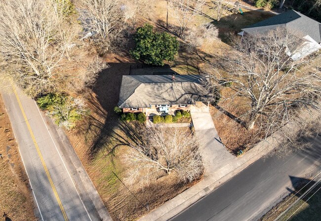Building Photo - 420 Brock St