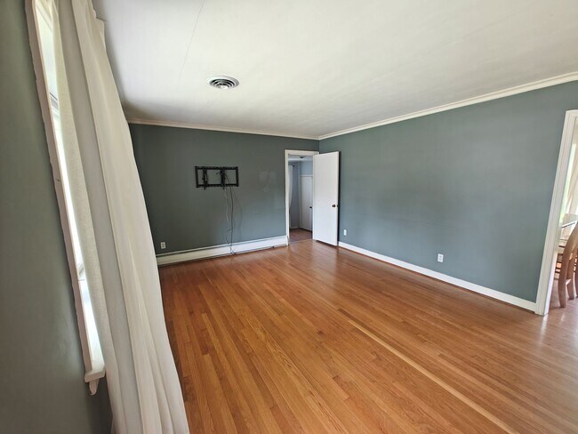 Building Photo - 3 bedroom home in Henrico