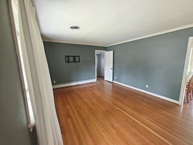Building Photo - 9510 Overhill Rd