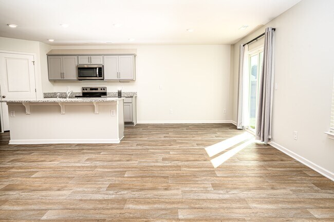 Building Photo - 4016 Madeline Farm Blvd