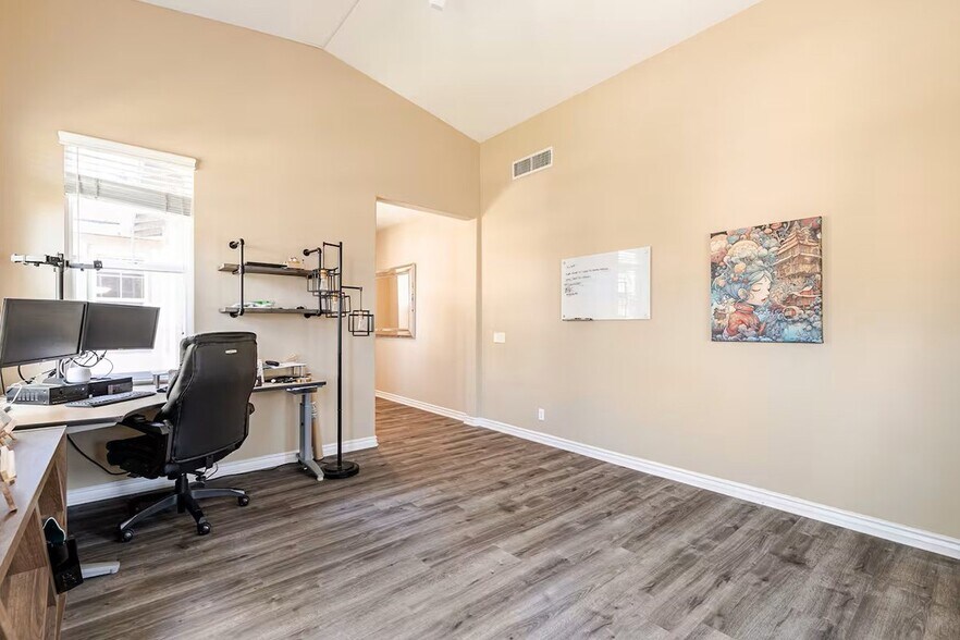 Building Photo - 2939 Hawks Pointe Dr