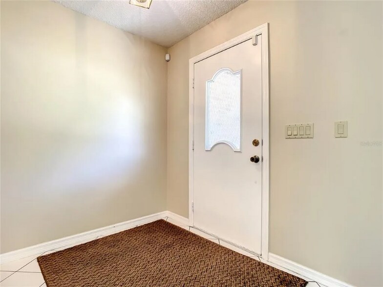 Building Photo - 913 Fort Smith Blvd
