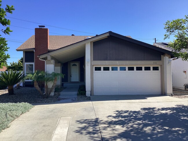 Building Photo - Lovely San Marcos Home