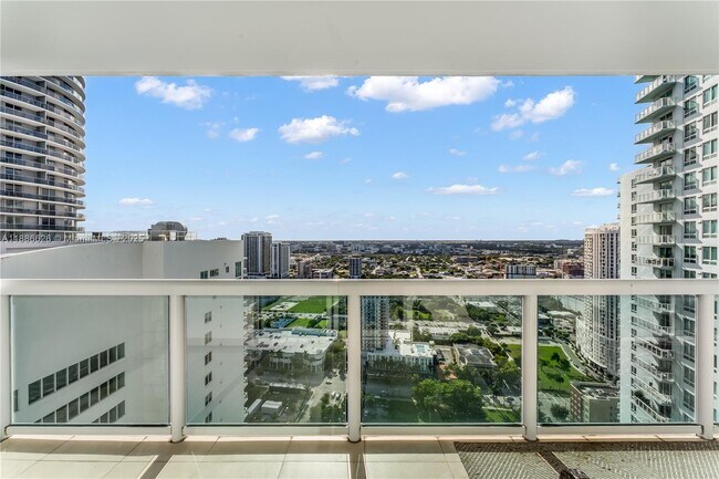 Building Photo - 1800 N Bayshore Dr