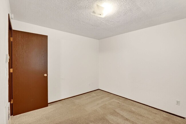 Building Photo - 4801 NE Killingsworth St