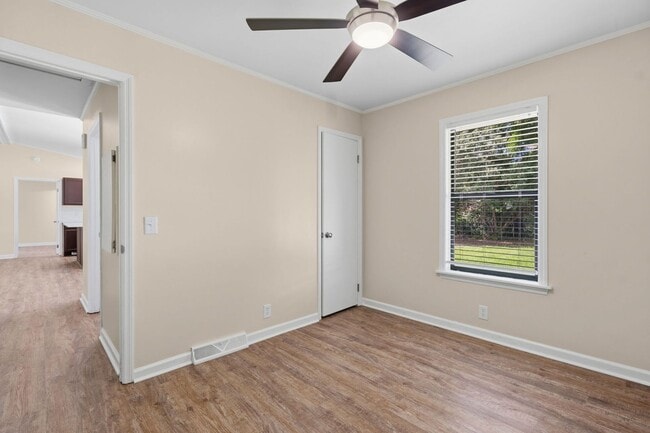 Building Photo - 118 Hope Ln
