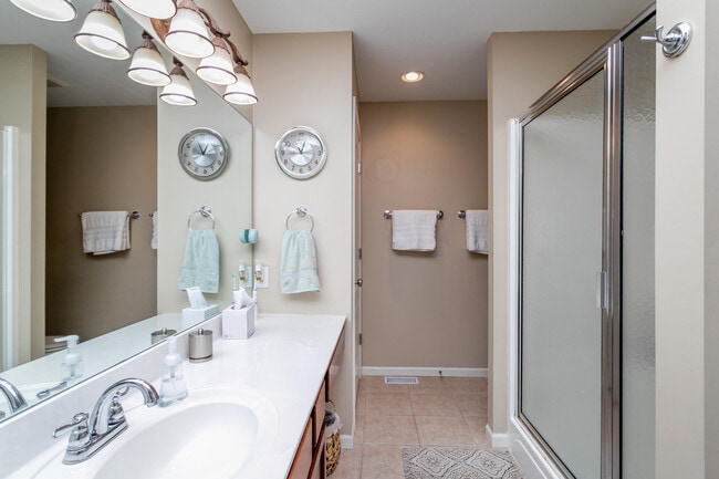 Building Photo - 613 Adens Woods Ct