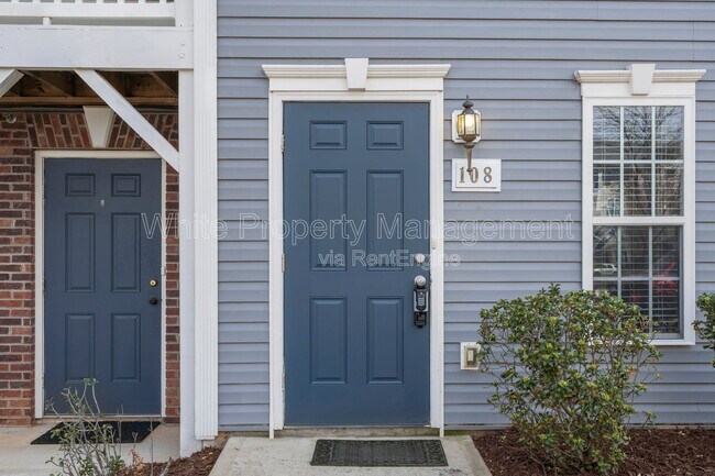 Building Photo - 106 Locomotive Ln