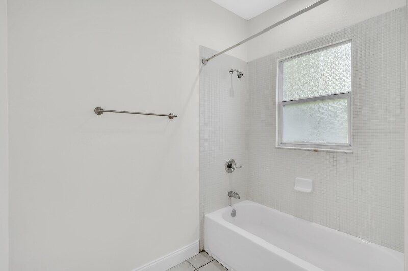 Building Photo - 1023 E Broad St