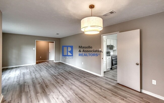 Building Photo - 4 Bed/2 Bath Home in Crossgates in Brandon