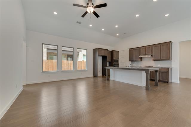 Building Photo - 635 Caprice Blf