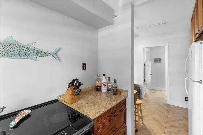 Building Photo - 30 SE 13th St