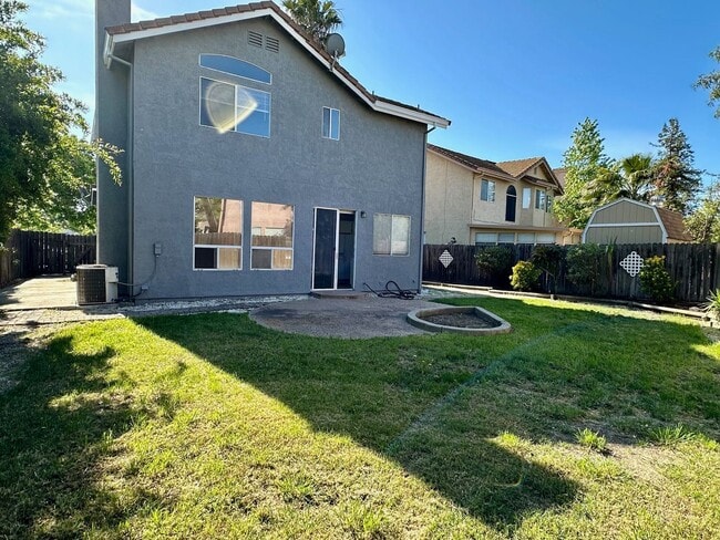 Building Photo - Located across the street from park, Walk to School